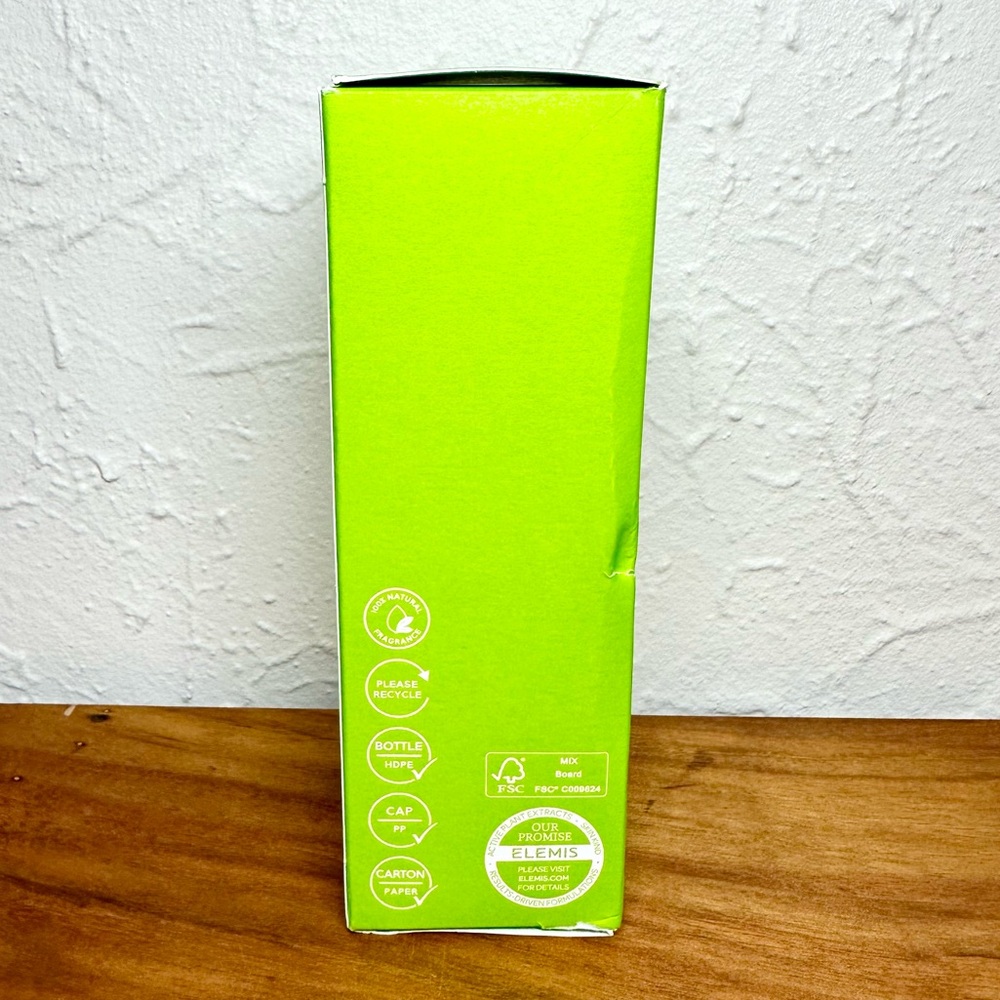 Elemis Cleansing Foam - Picture 2 of 11